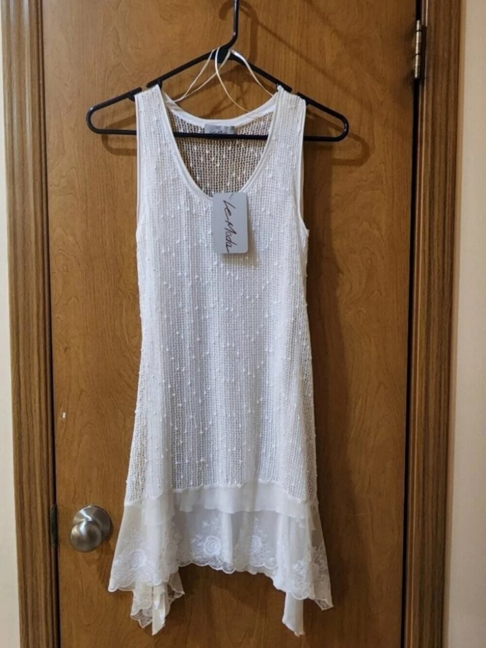 NWT Le Moda Sleeveless Top Fairy Sequined Lace Hem Tunic Embroidery Sz Small